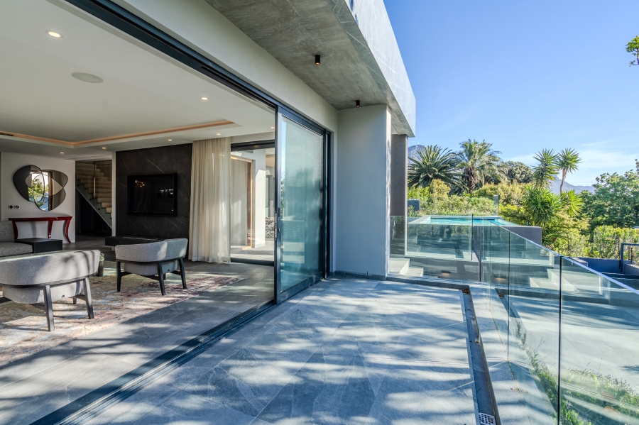 6 Bedroom Property for Sale in Camps Bay Western Cape